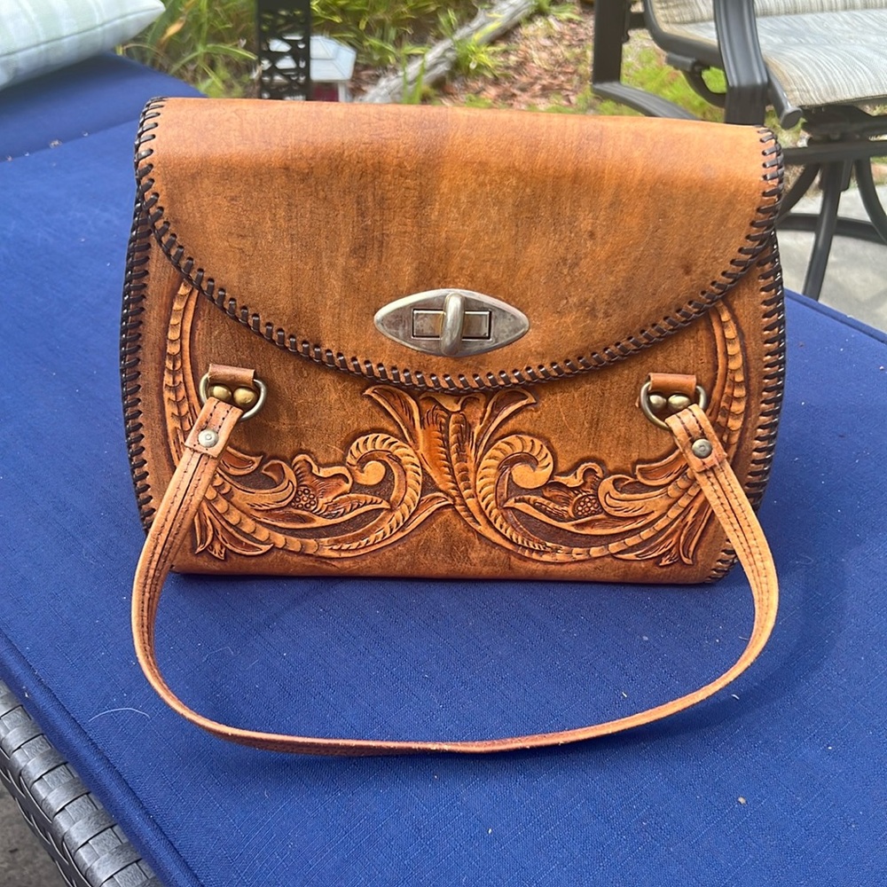 Beautiful vintage leather purse